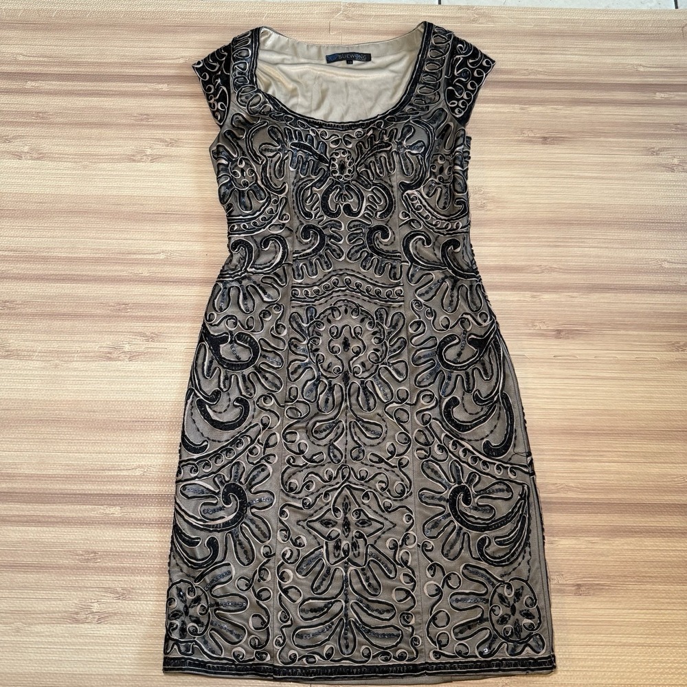 Sue Wong Black Embroidered Sheath Cocktail Dress Cap Sleeve Size 10